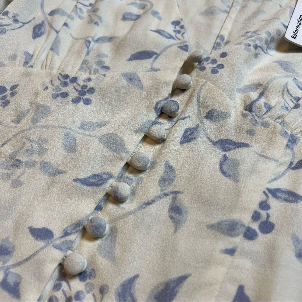 SOLD! NEW Reformation Nell Top Laurel Ivory & Blue - Picture 3 of 6
